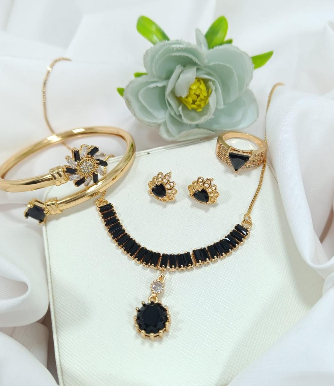 Black Jewlery Beautiful New Fancy Micro Ziron  4 Piece Combo Set