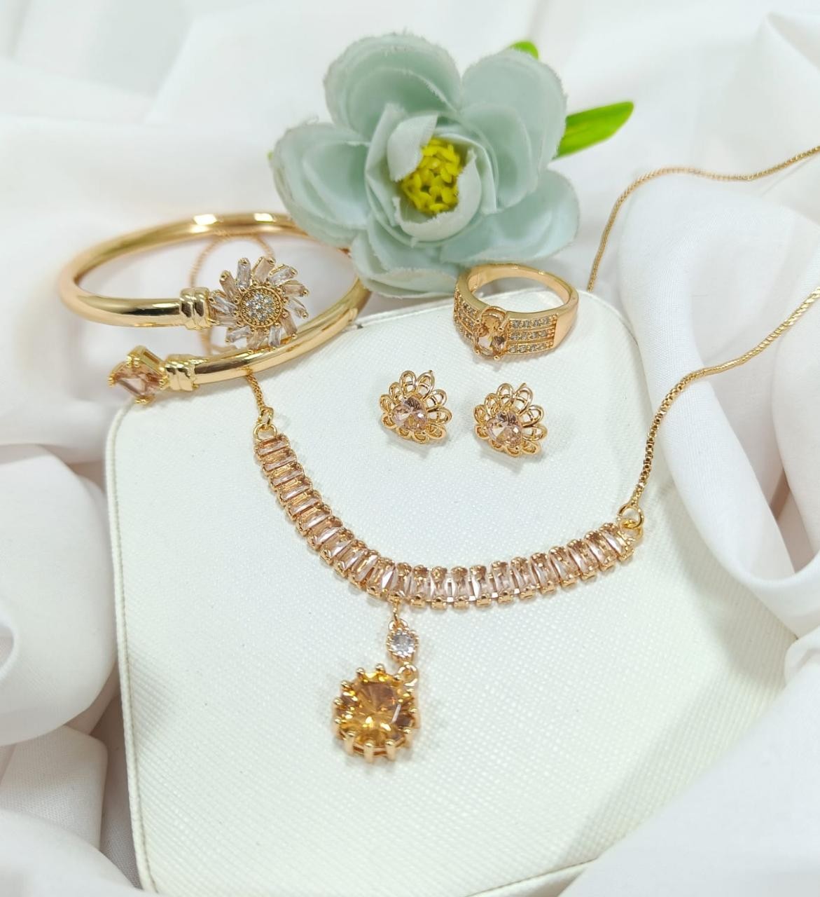 Gold Jewlery Beautiful New Fancy Micro Ziron  4 Piece Combo Set